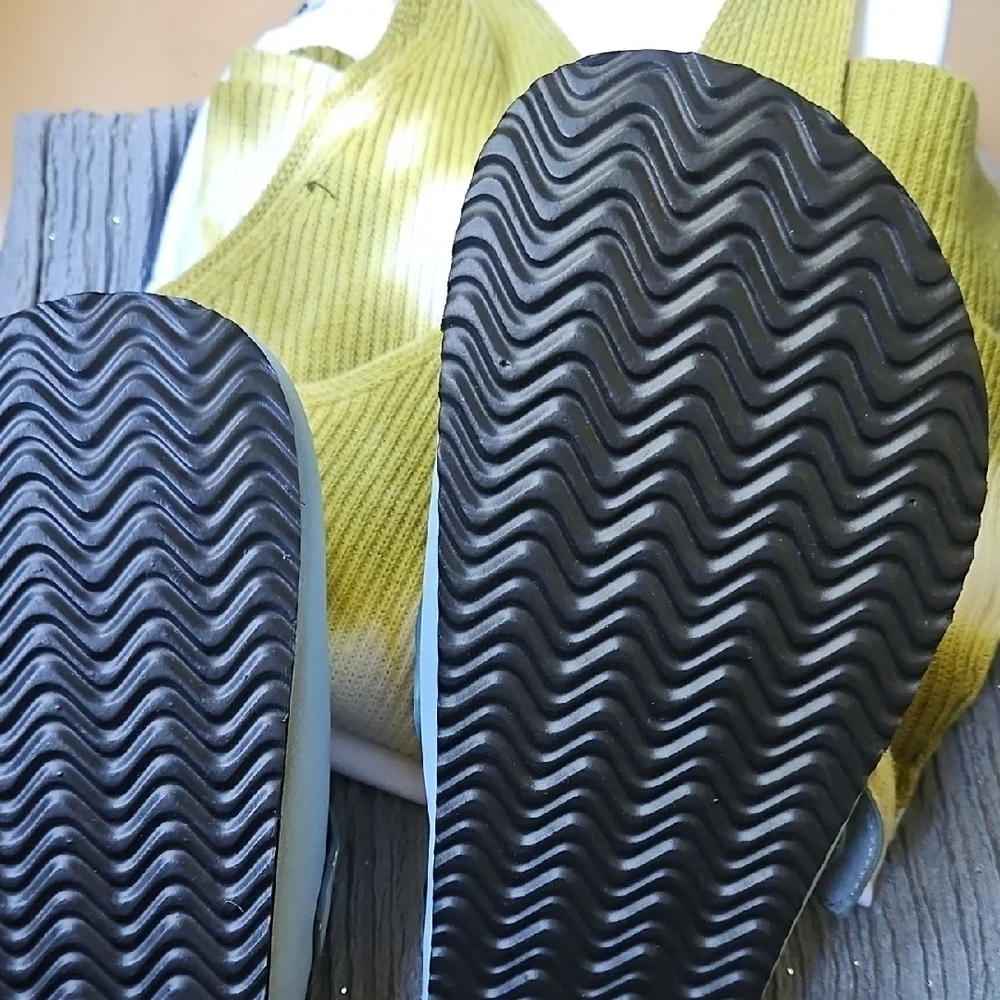 Disney Lilo&Stitch Footbed Clogs - Picture 7 of 16